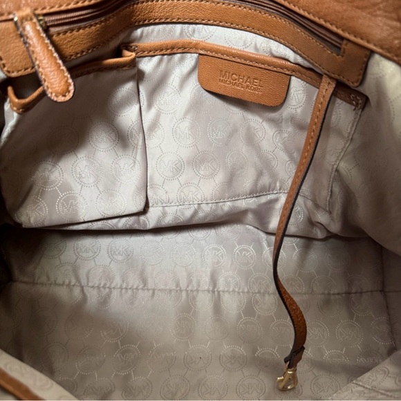 Michael Kors Tan Leather Shoulder Bag - Picture 6 of 9